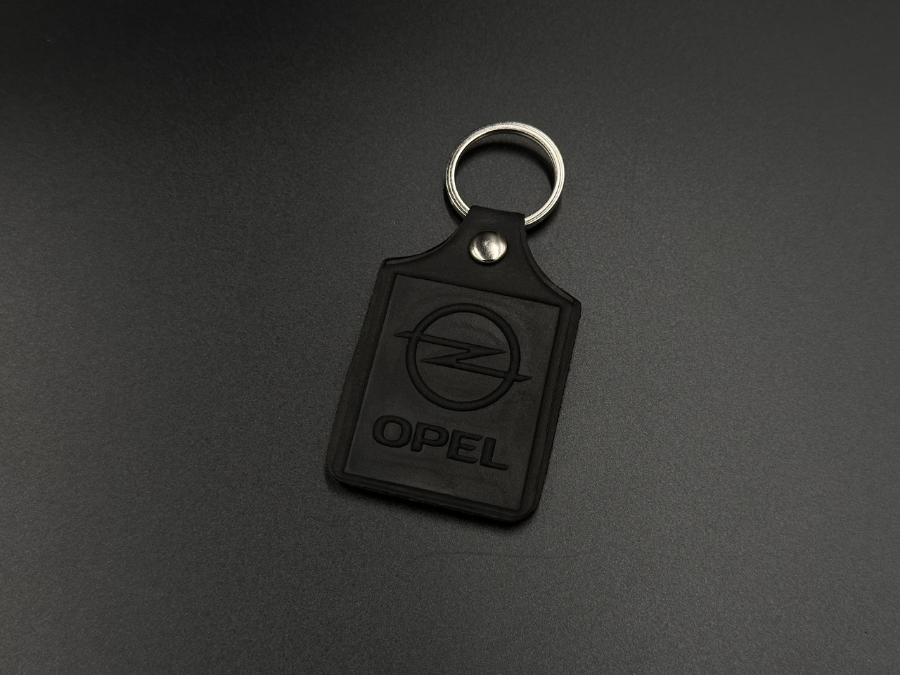 Брелок шкіряний. Opel. 43x65мм. Колір Чорний.