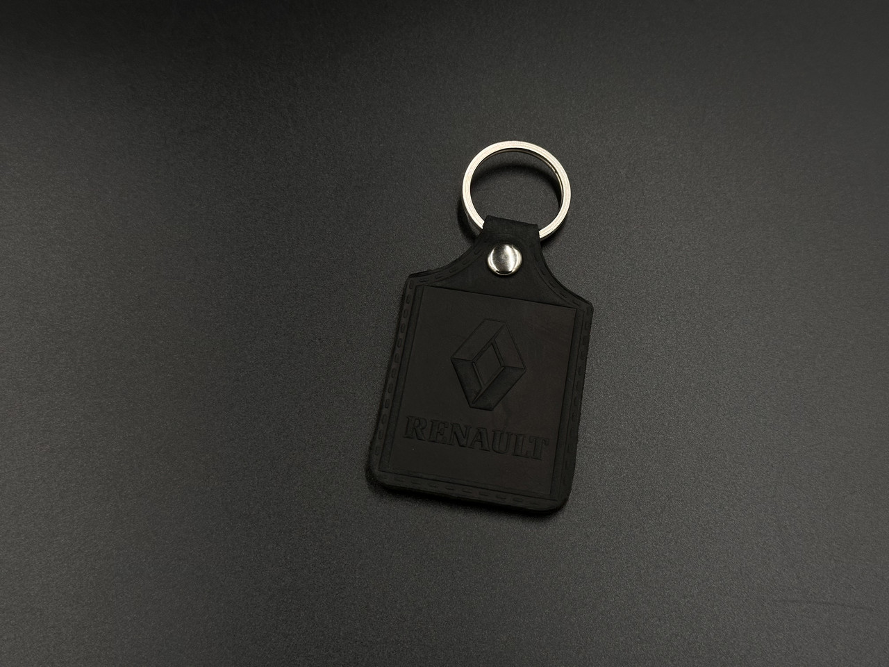 Брелок шкіряний. Renault. 43x65мм. Колір Чорний.