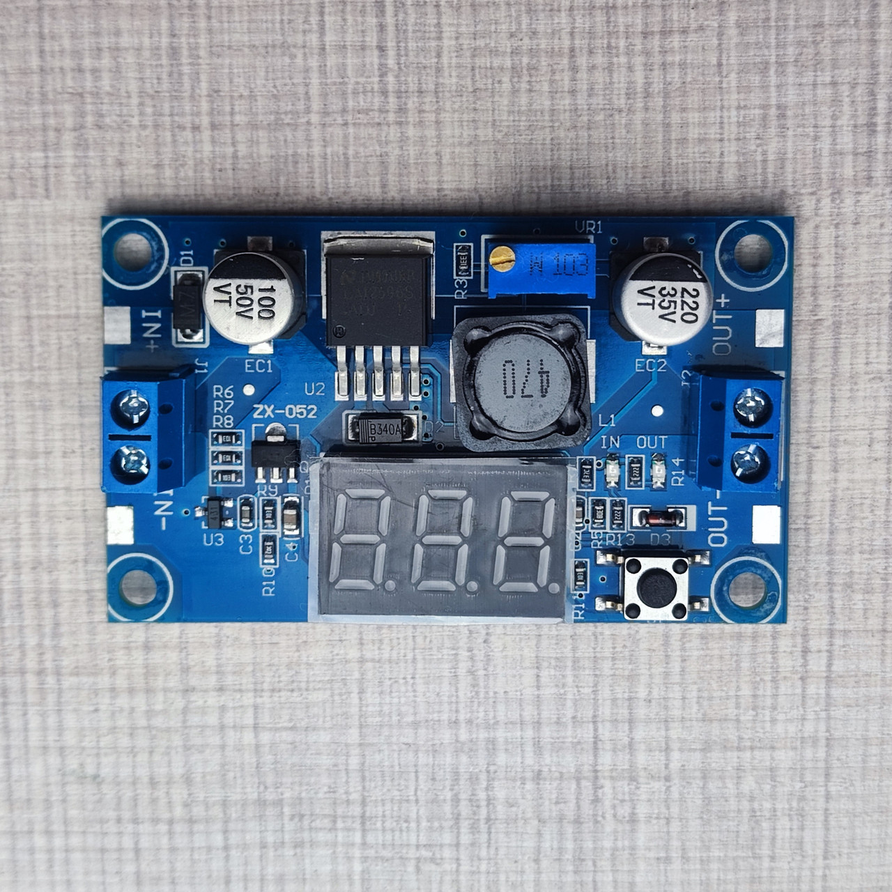 Перетворювач DC-DC знижуючий Step Down LM2596 2/3A 4-40V до 1.25-37V з цифровим індикатором 39х65мм