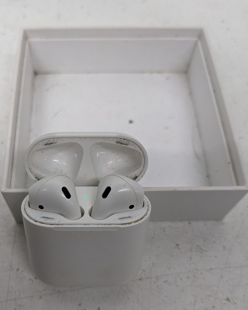 Навушники Apple airpods 2 gen 2019 A2032 A2031 A1602 MV7N2AM