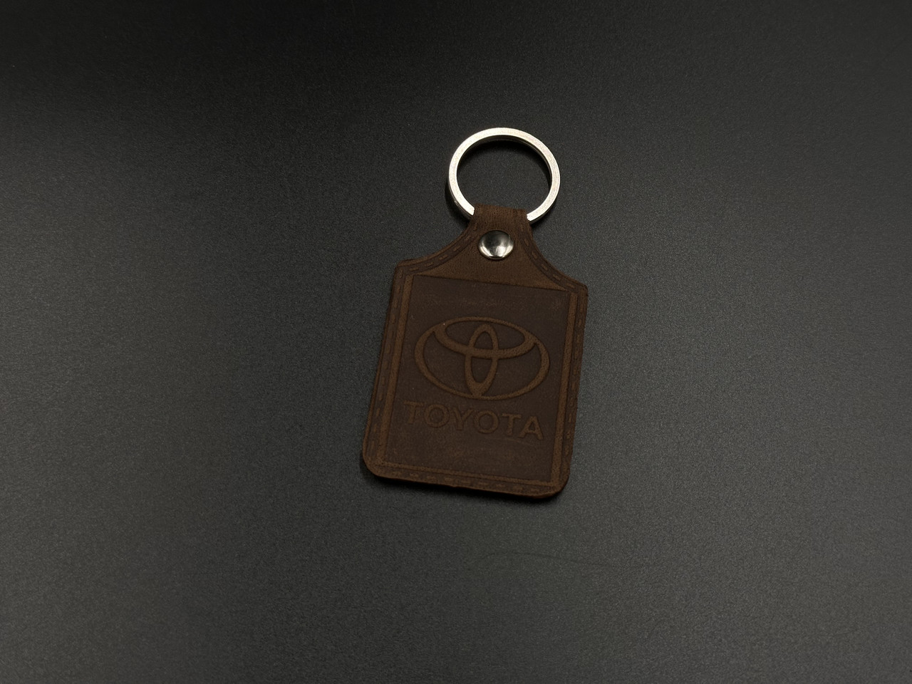 Брелок шкіряний. Toyota. 43x65мм. Колір Коричневий.