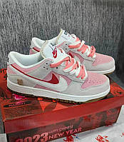 Рожеві замшеві жіночі кросівки Nike SB Dunk Low SE 85 Double Swoosh Pink Rabbit