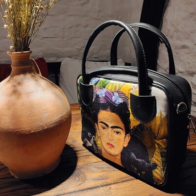 Сумка жіноча Kitto «Фріда Кало (чорна)»