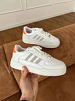 Шкіряні білі жіночі кросівки Adidas Dass-ler