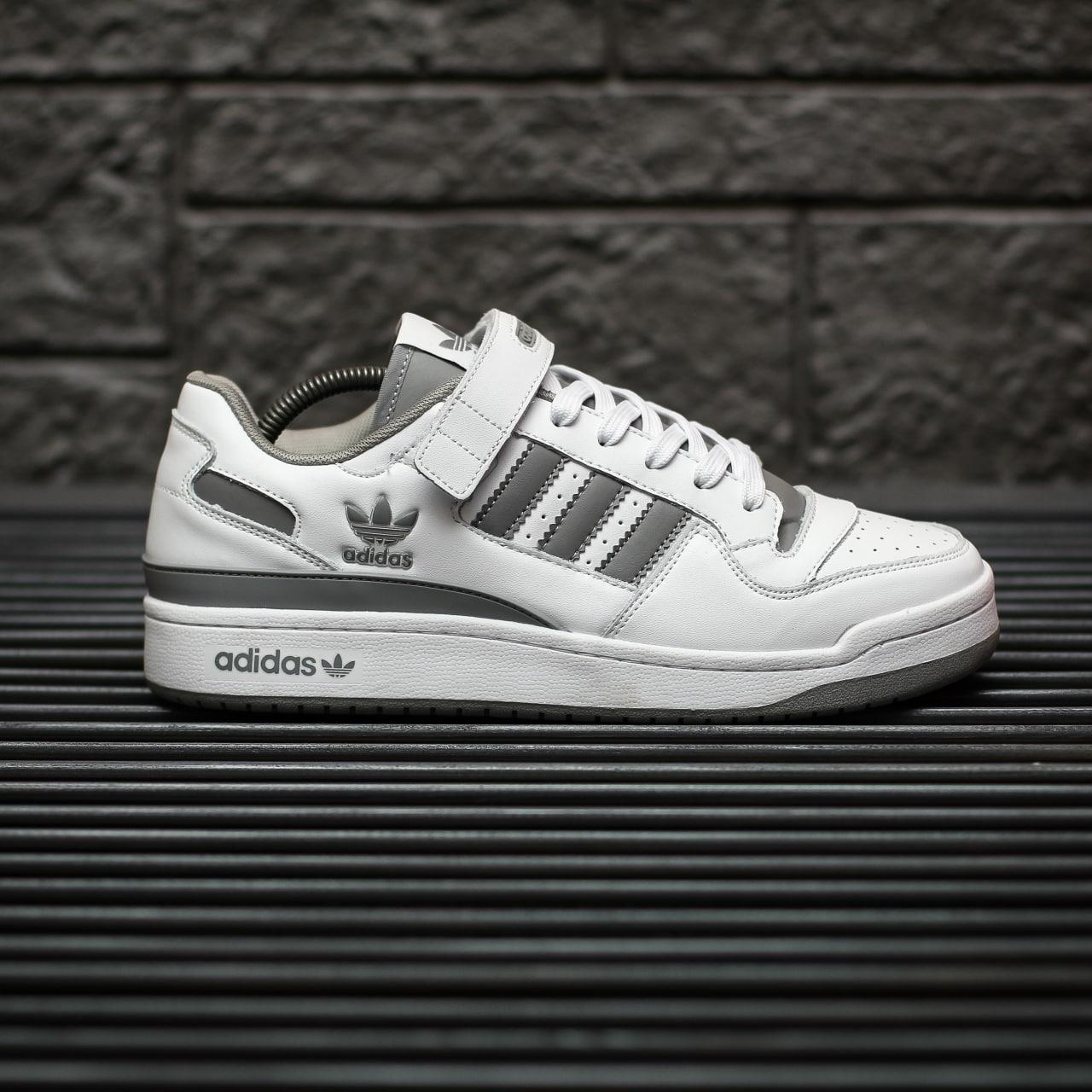Біло-сірі кросівки Adidas Forum Low, фото 1