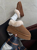 Зимові коричневі замшеві жіночі Уггі UGG SLIPPERS PLATFORM GINGER на платформі натуральне хутро