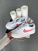 Білі шкіряні жіночі кросівки Nike Court Legacy Lift