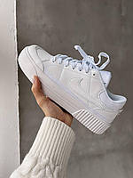 Білі шкіряні жіночі кросівки Nike Court Legacy Lift