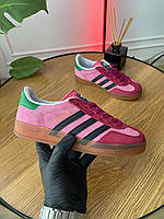 Рожеві замшеві жіночі кросівки Adidas x Gucci Gazelle Демісезонні кеди Адідас Газель