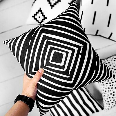 Подушка з принтом 50x50 см «Ромбовий орнамент»