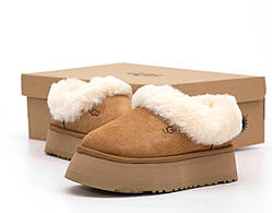Зимові коричневі замшеві жіночі Уггі UGG Platinum Platform Slippers Chestnut на платформі натуральне хутро