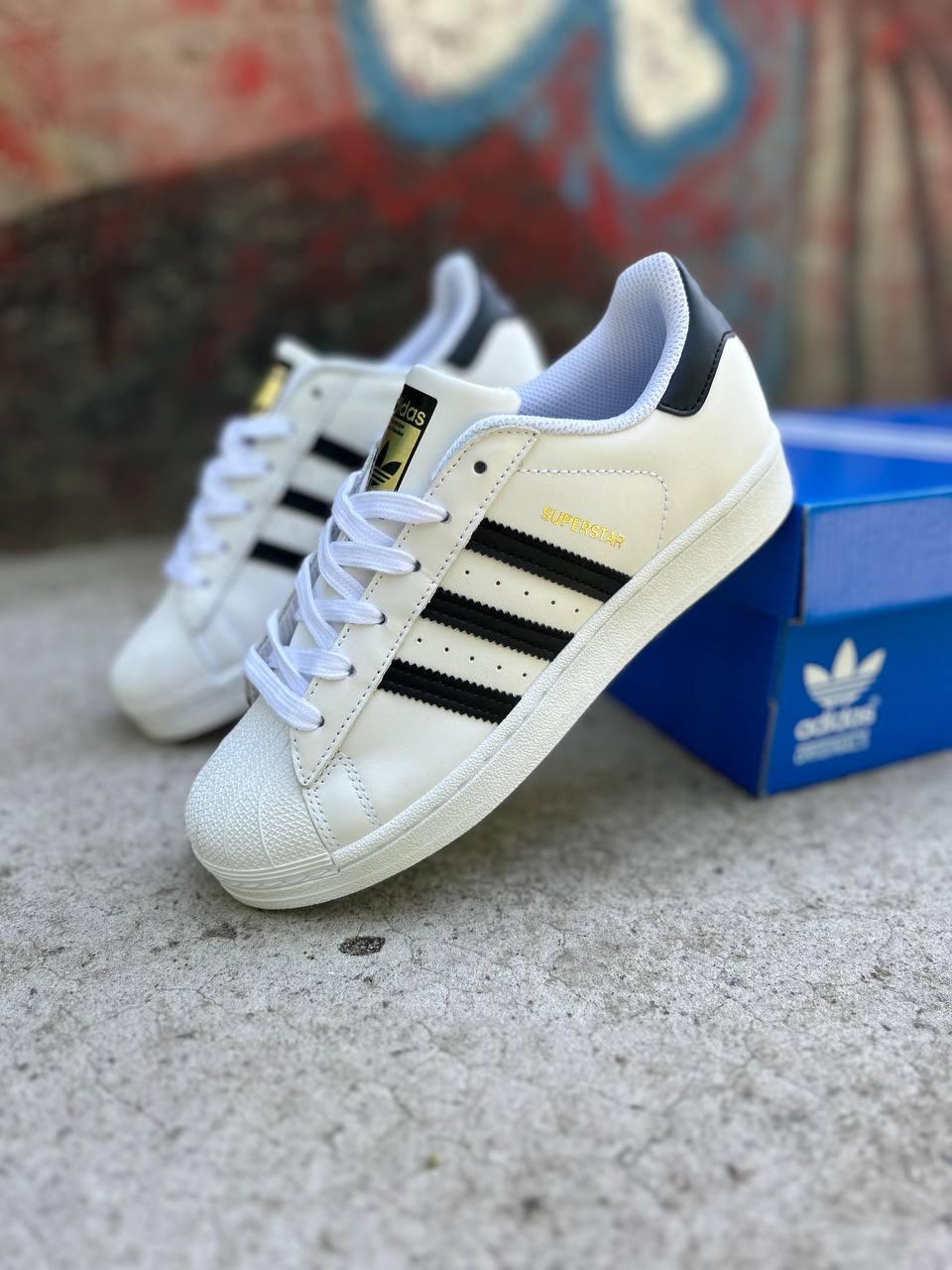 Білі шкіряні чоловічі кросівки Adidas Superstar, фото 1