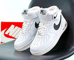 Зимові високі шкіряні білі жіночі кросівки Nike Air Force 1