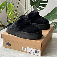 Зимові чорні замшеві жіночі Уггі шльопки UGG Disquette Platform на платформі натуральне хутро