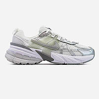 Білі текстильні жіночі кросівки Nike V2K Runtekk "White Metallic"