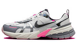 Білі текстильні жіночі кросівки Nike V2K Run Grey Pink