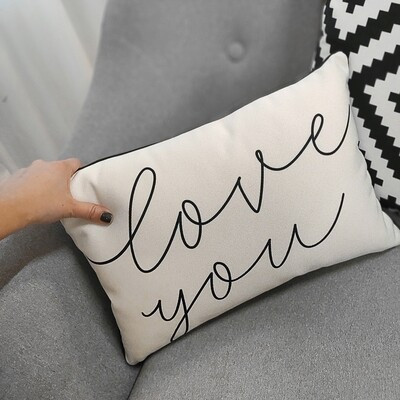 Подушка декоративна 45х32 см (мішковина) «Love you»