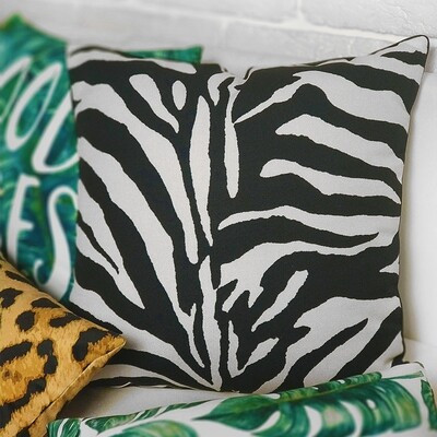 Подушка з принтом 50x50 см «Зебра»