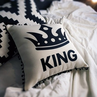 Подушка декоративна з помпонами (мішковина) «King»