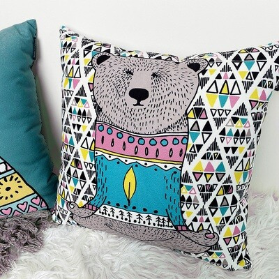 Подушка для дивана 45х45 см ««Ведмідь в позі лотоса»