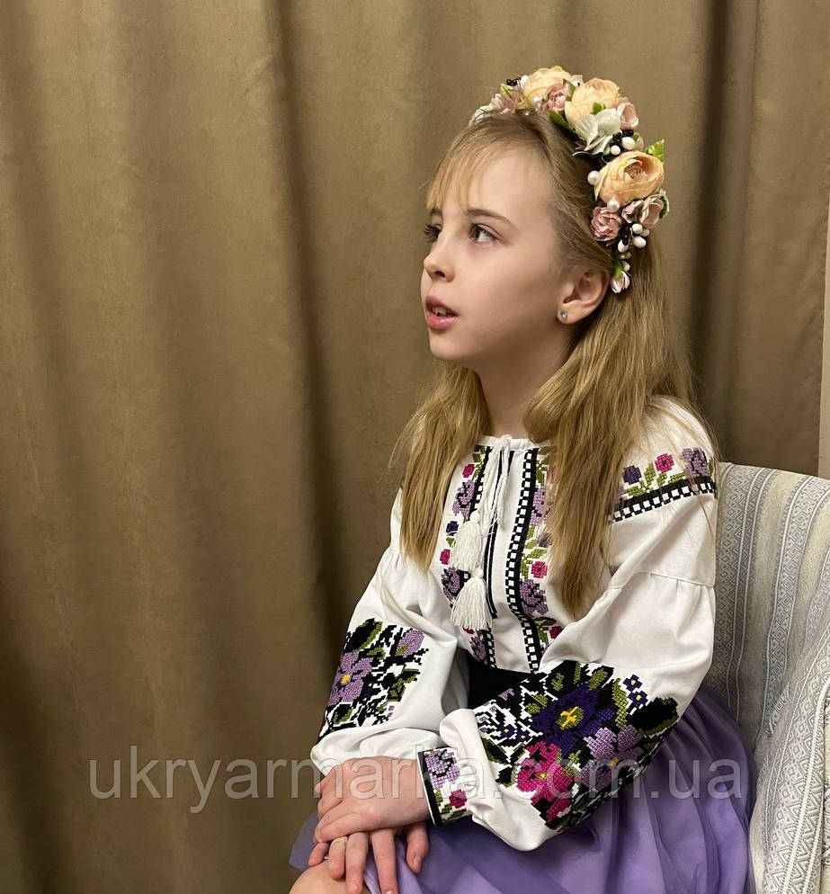 Підліткова вишиванка для дівчинки "Букет пахощів" .