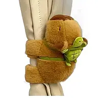 М'яка іграшка браслет на руку Капібара з рюкзаком і механічним Хвостиком 15 см
