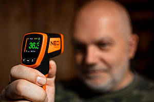 Пірометр безконтактний Neo Tools 32-42.9°С 0.1кг Baumar - Порадуй Себе