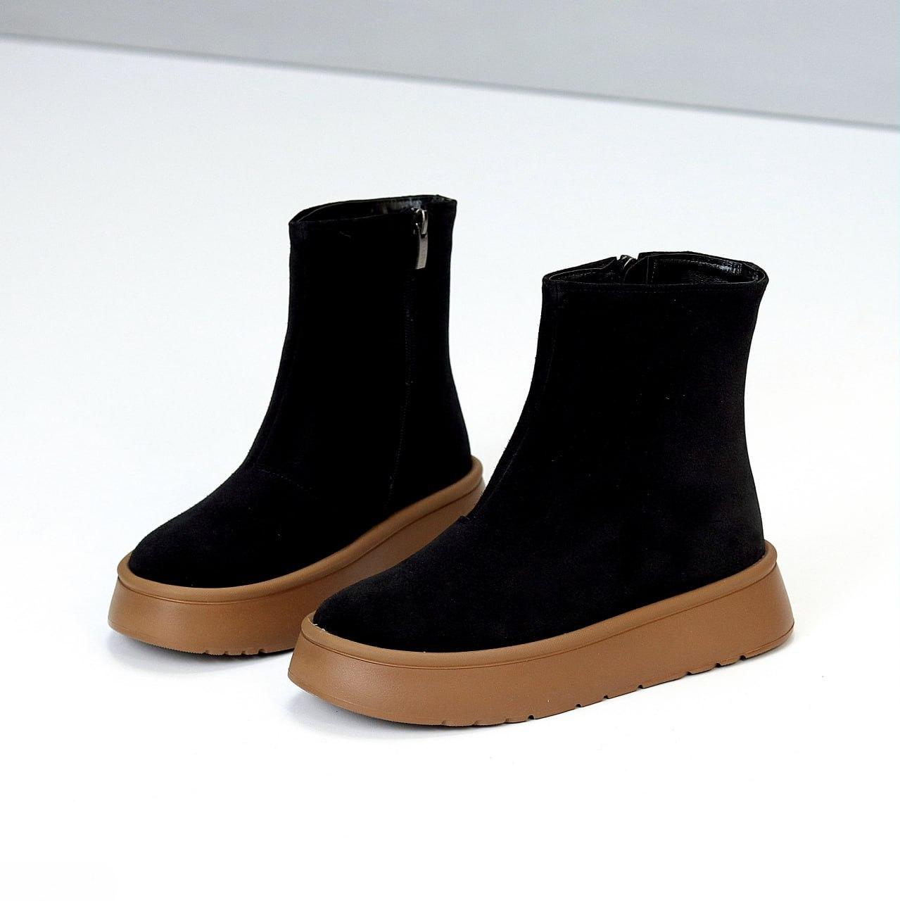 Жіночі замшеві демісезонні черевики на рижій підошві чорні натуральна замша, фото 1