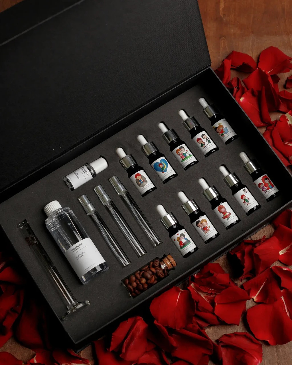 Лімітований набір для створення власних парфумів «Сам собі парфумер» LOVE IS… limited - жіночий + унісекс, фото 1