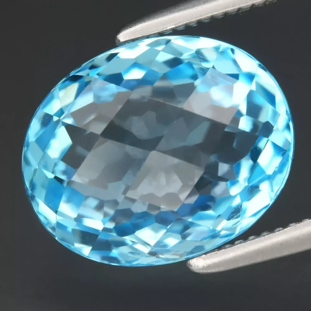 Топаз 4.12 ct 9,8 x8 мм VVS