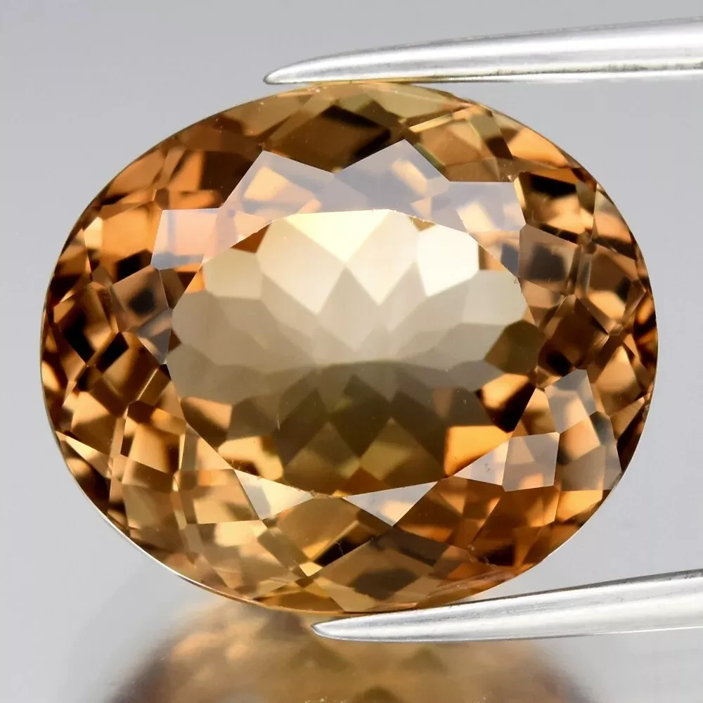 Медовий топаз 11.44 Ct. 14 х 12 х 8,4 mm