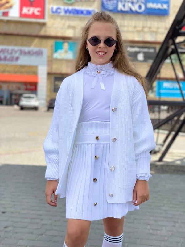 Кардиган із в'язки з перлинними ґудзиками для дівчаток та дорослих білого кольору р. 134-158 та S-M