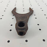 Вилка перемикання 1, 2 і 4 передачі КПП ЮМЗ (Оригінал), фото 3