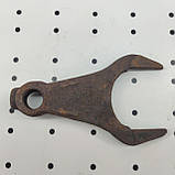 Вилка перемикання 1, 2 і 4 передачі КПП ЮМЗ (Оригінал), фото 2