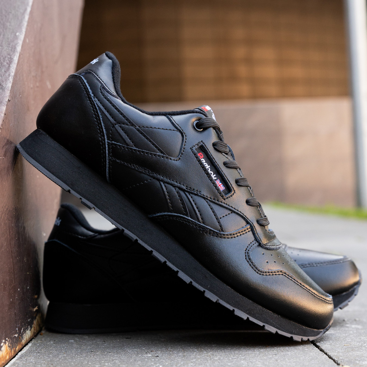 Чоловічі кросівки Reebok Classic Leather весна-осінь чорні. Живе фото (рібок класік)