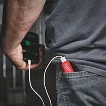 Акумулятор і зарядний пристрій (POWERBANK) 2,1 А MILWAUKEE, L4 PPS-301, із зарядним пристроєм USB, фото 3