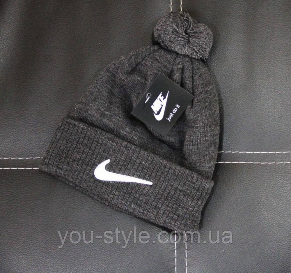 Шапка Nike сіра