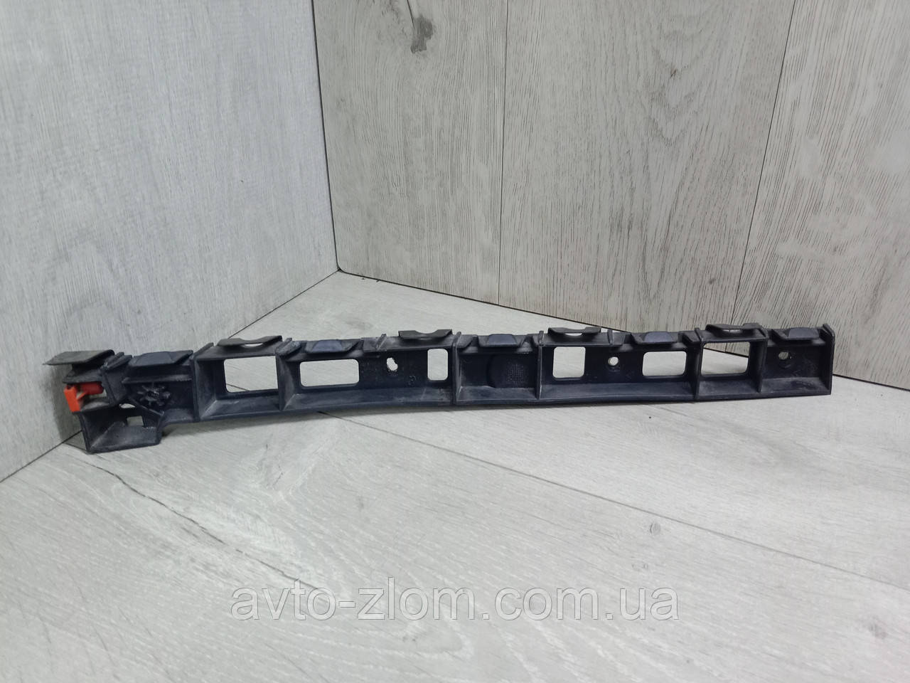 Кронштейн заднього бампера Opel Insignia, Опель Інсігнія. Лівий універсал. 20972993., фото 1