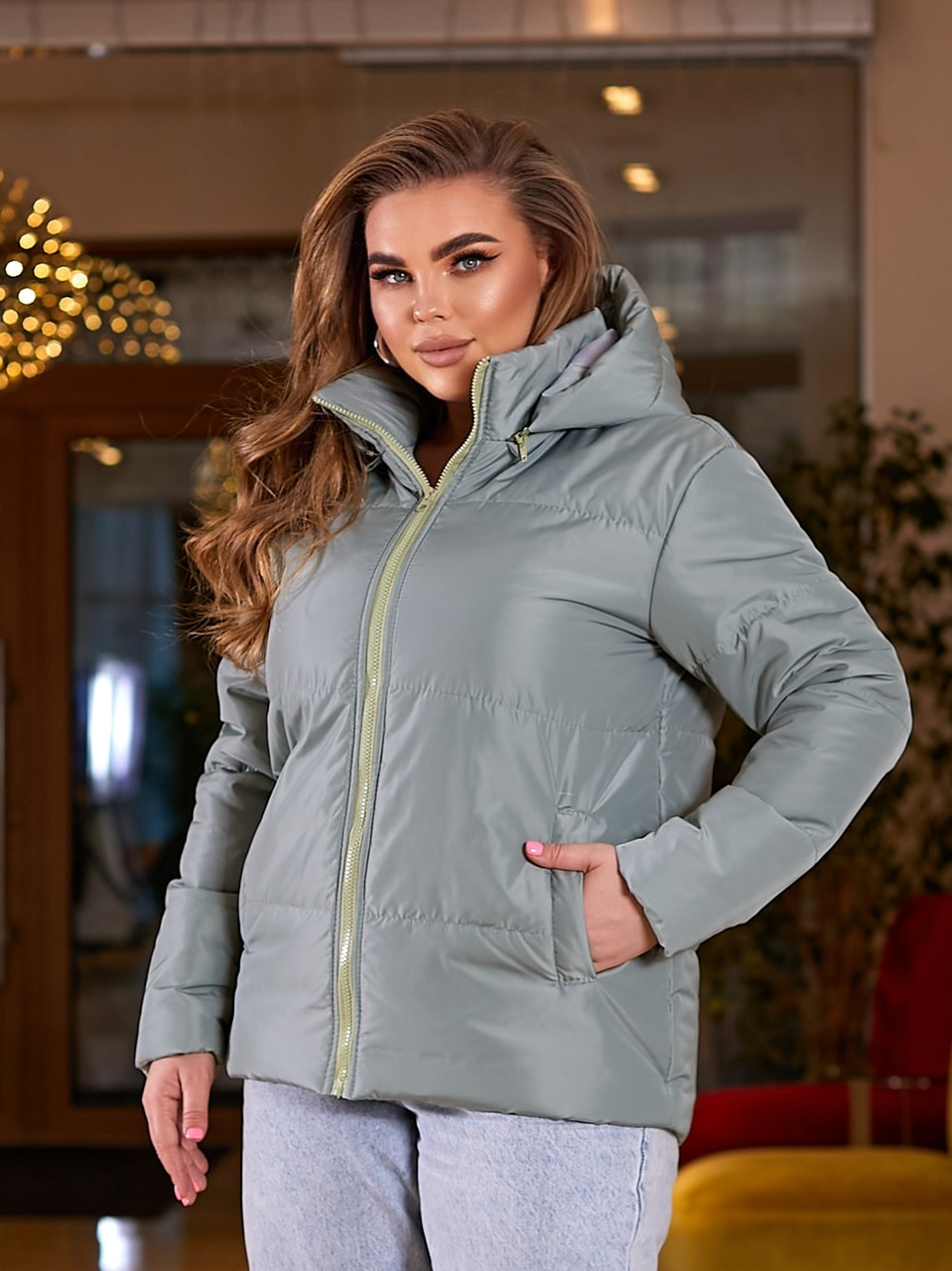 Жіноча зручна весняна стьобана куртка з коміром-стійкою та зйомним капюшоном, батал великі розміри, фото 1