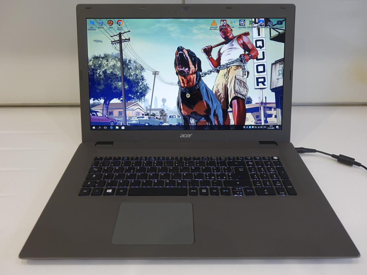 Ноутбук Acer Aspire 5 E5-772G 17.3, Core i5-5200U, 8GB, 500GB, GeForce 920M 2gb + Intel HD 5500