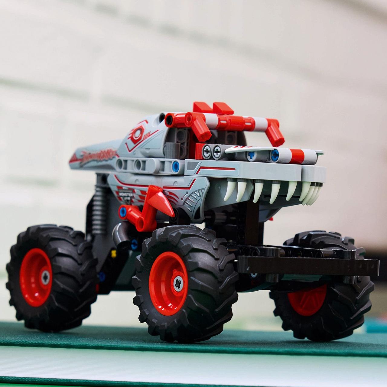 Лего техник с инерционный двигателем Джип Монстер трак Lego Technic ThunderROARus Monster Jam 42200