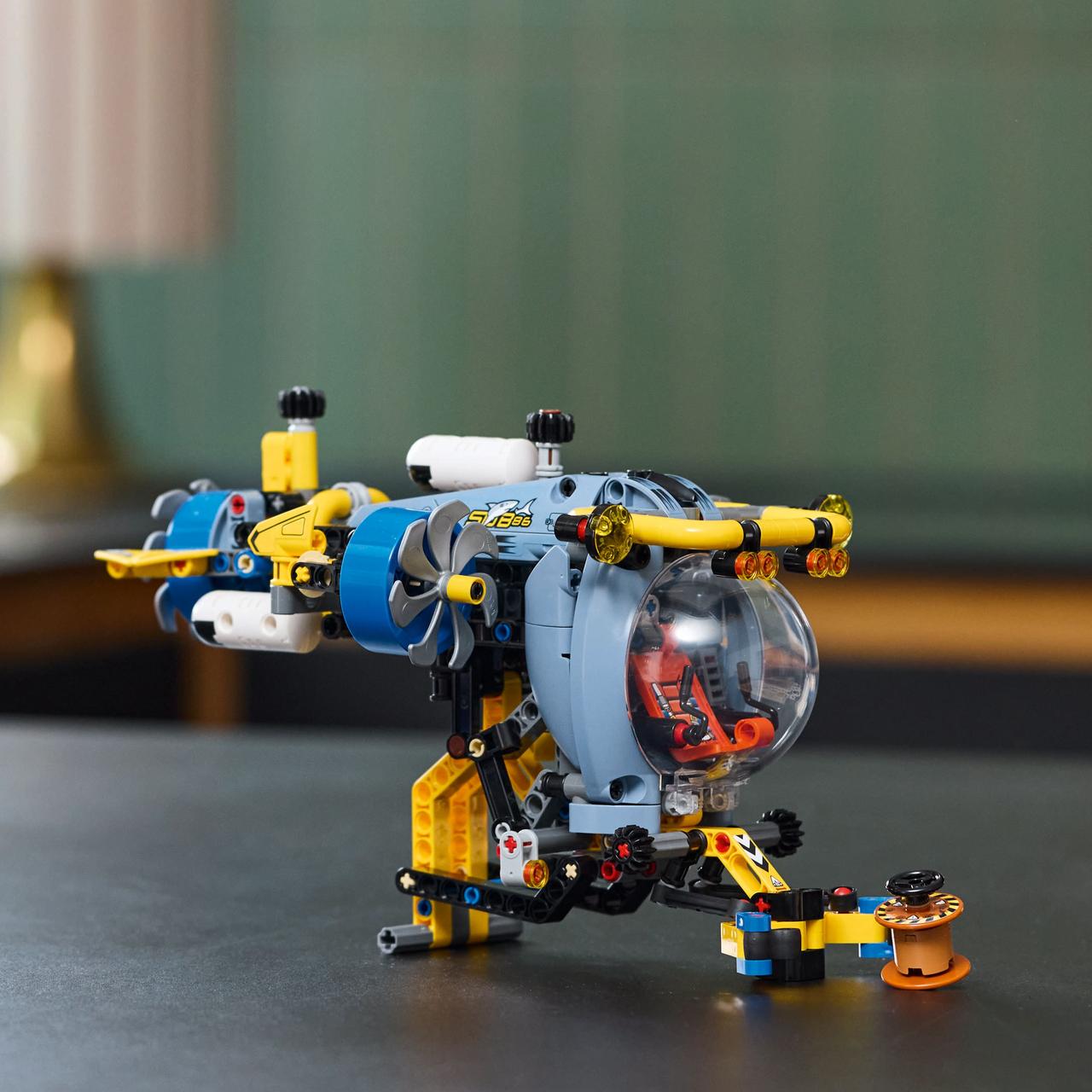 Конструктор Лего техник Подводная лодка Глубоководный научный батискаф Lego Technic 42201