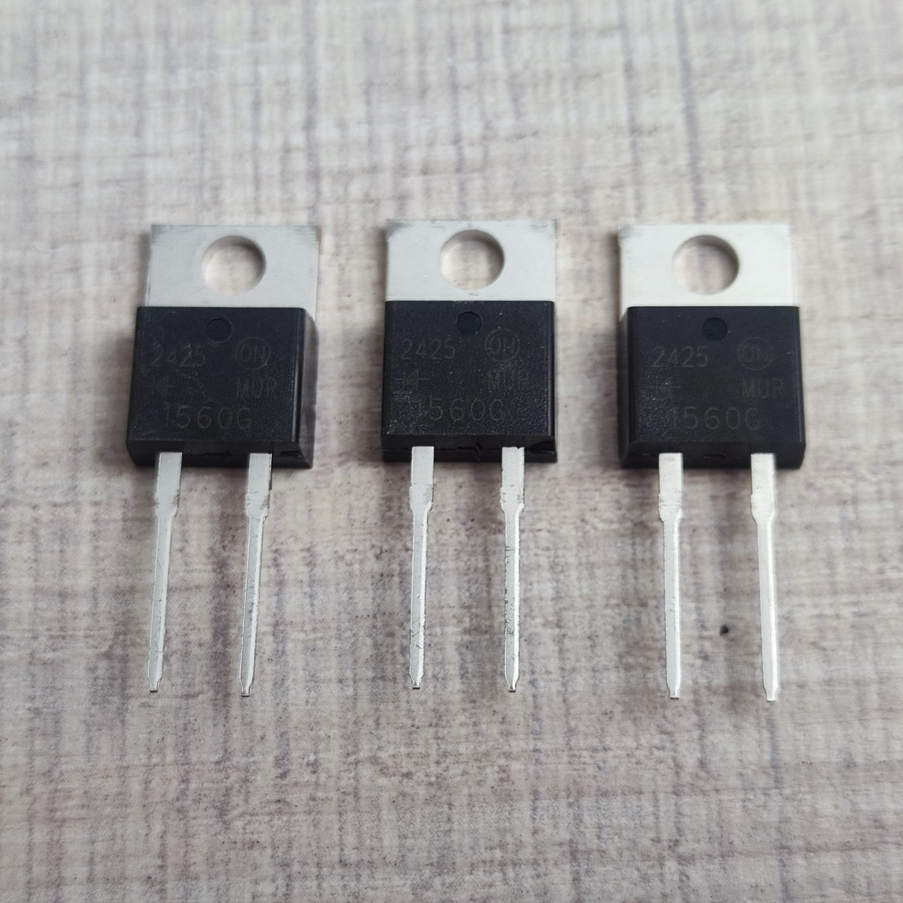 ДІод швидкодіючій MUR 1560G HFA15TB60 600В 15А TO-220AC