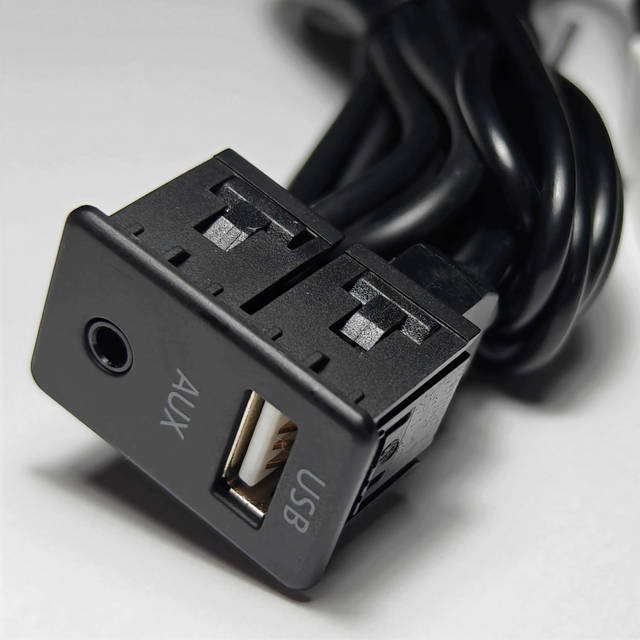 USB AUX для MAN TGX TGA TGL під забудову в панель [81.25432-0543