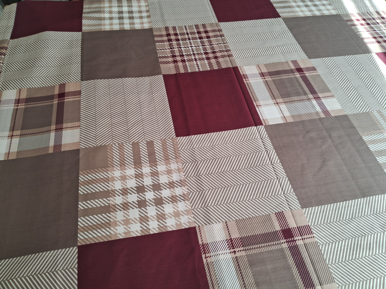 Односпальне простирадло на резинці 80х190х20, принт: Латки