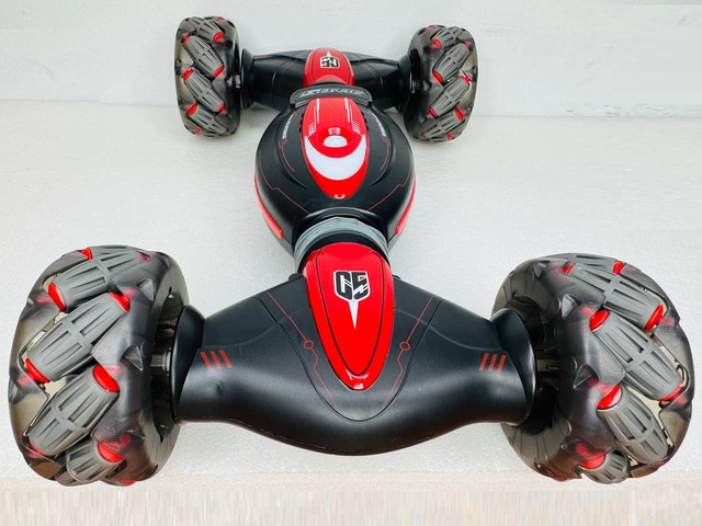 Машинки на пульті управління перевертиш