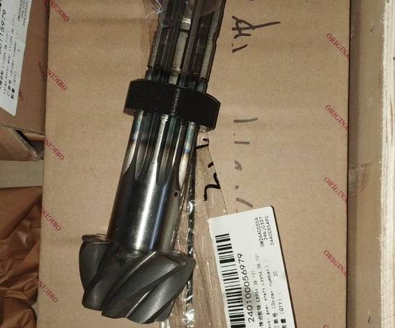 Приводний вал-шестерня заднього диференціала LX954.38.101 240100056979, фото 1