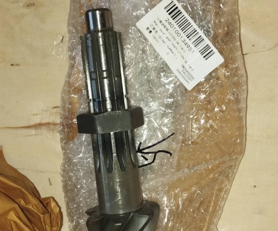 Приводний вал-шестерня заднього  диференціала LY1054.38.118-3 240100134951, фото 1