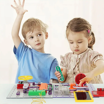 Електронний конструктор дитяча лабораторія 30+ деталей 600 експериментів генератор сонячна батарея діоди