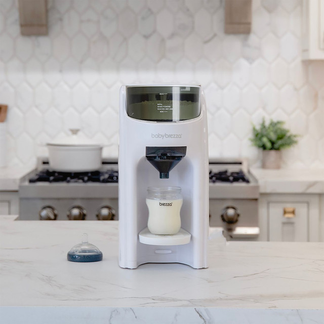 Baby Brezza Formula Pro ホワイト Amazon.co.jp: New and Improved Baby Brezza Formula Pro